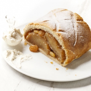 The classic Miss Chef® strudel