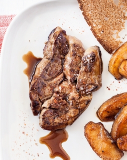 Foie gras with sautéed Miss Chef® Apples, gingerbread crisps and port sauce